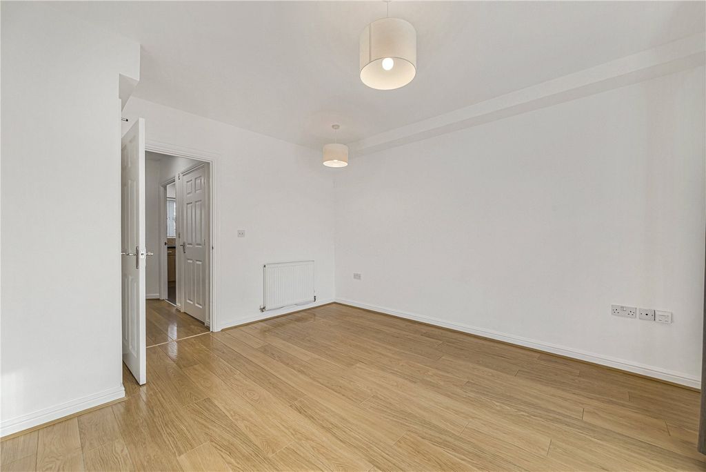 Property photo 3 of 24 Living Room