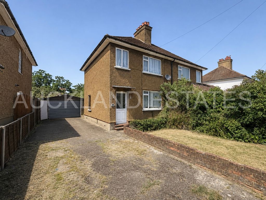 Property photo 1 of 15 Image00005
