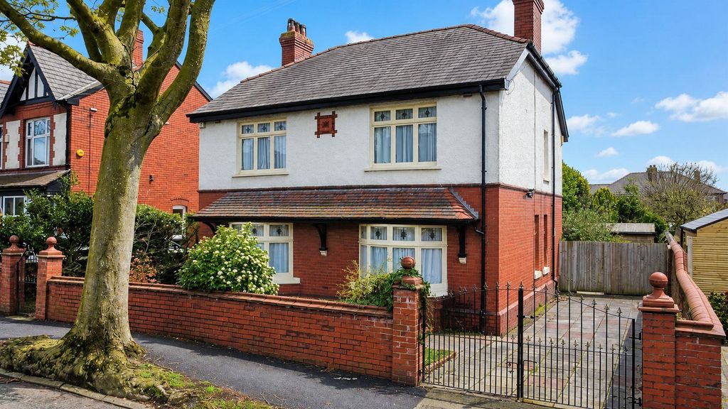 Property photo 1 of 52 Kiln Lane For Sale