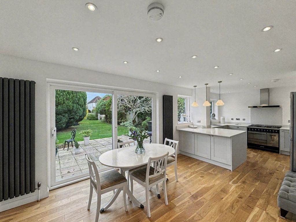 Property photo 3 of 23