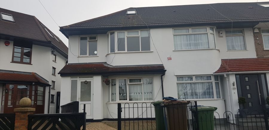 Property photo 1 of 15 Six-Bedroom House - Eastleigh Avenue, Harrow