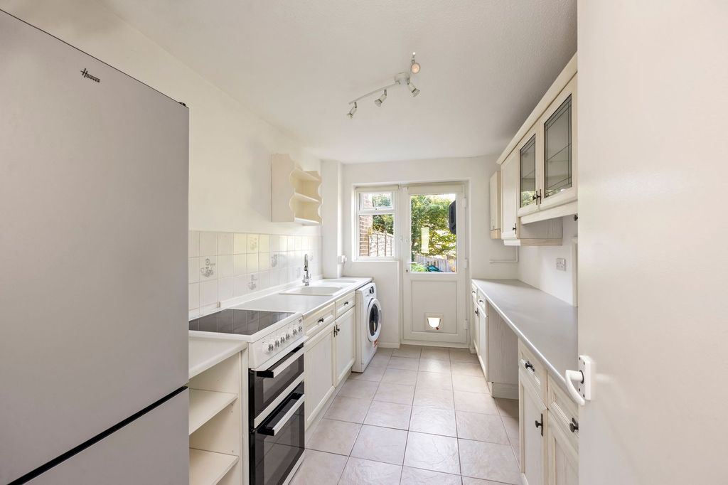 Property photo 2 of 8