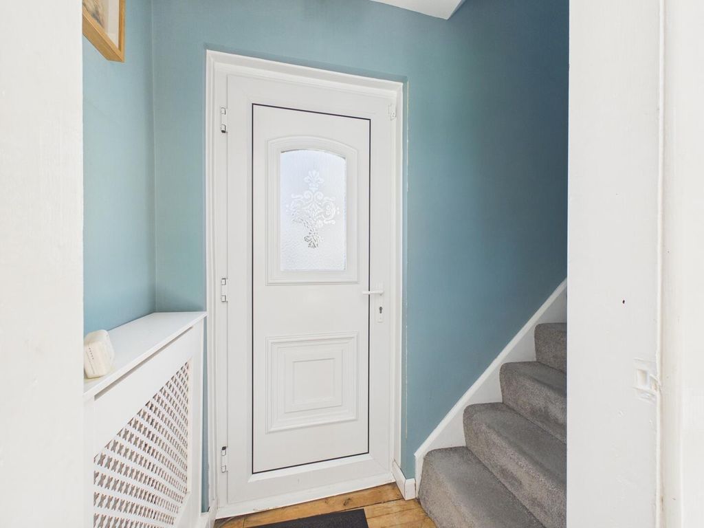 Property photo 2 of 15 Hallway