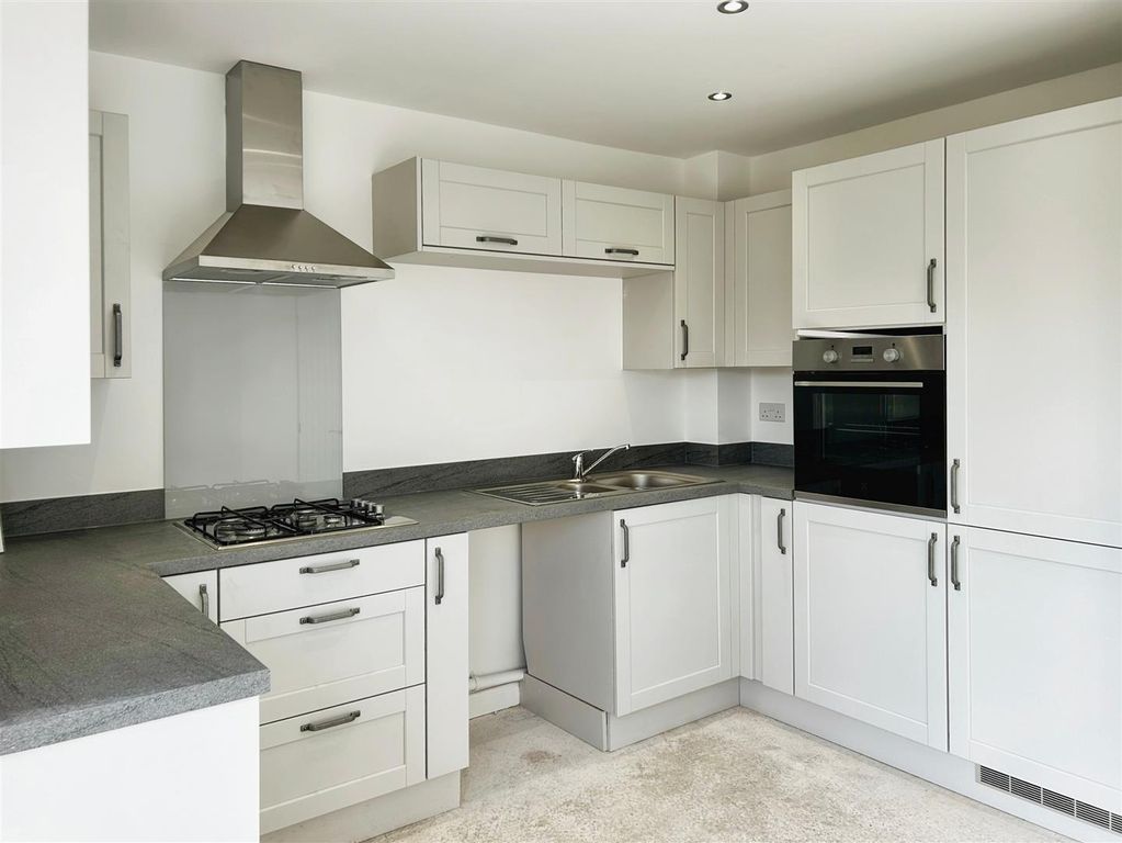 Property photo 3 of 13 Kitchen/Dining Room