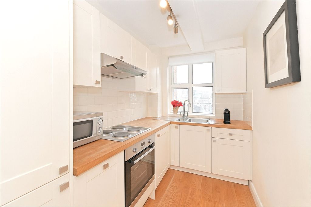 Property photo 3 of 6 Picture No. 21