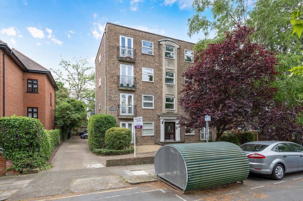 Property photo 1 of 8
