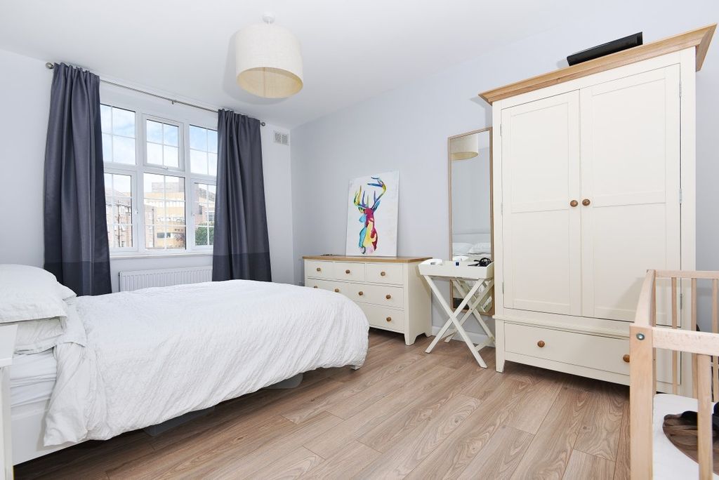 Property photo 3 of 6 Norbiton Hall (4)