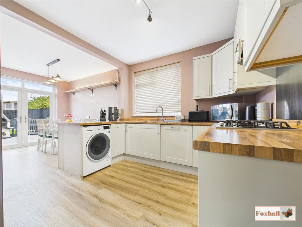 Property photo 2 of 21 Kitchen/Dining Room