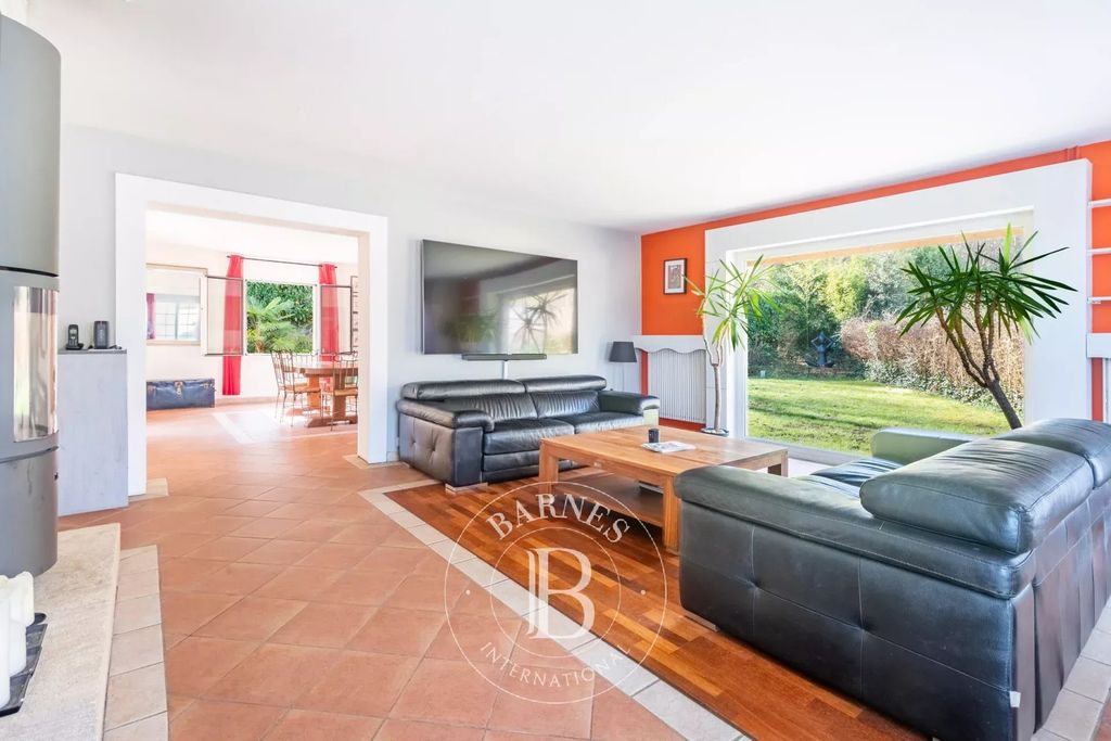 Property photo 2 of 18