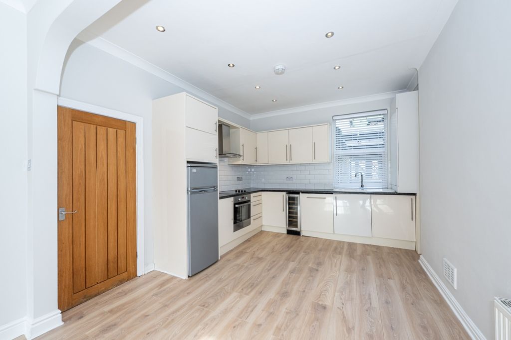 Property photo 3 of 26 5392096