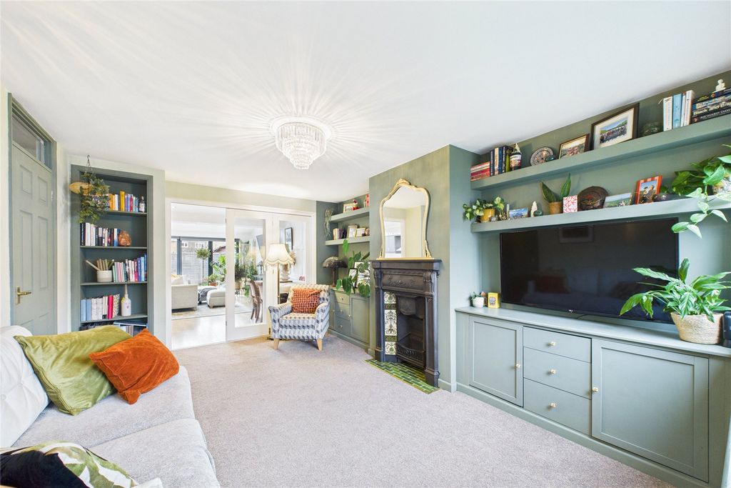 Property photo 3 of 11 Picture No. 19