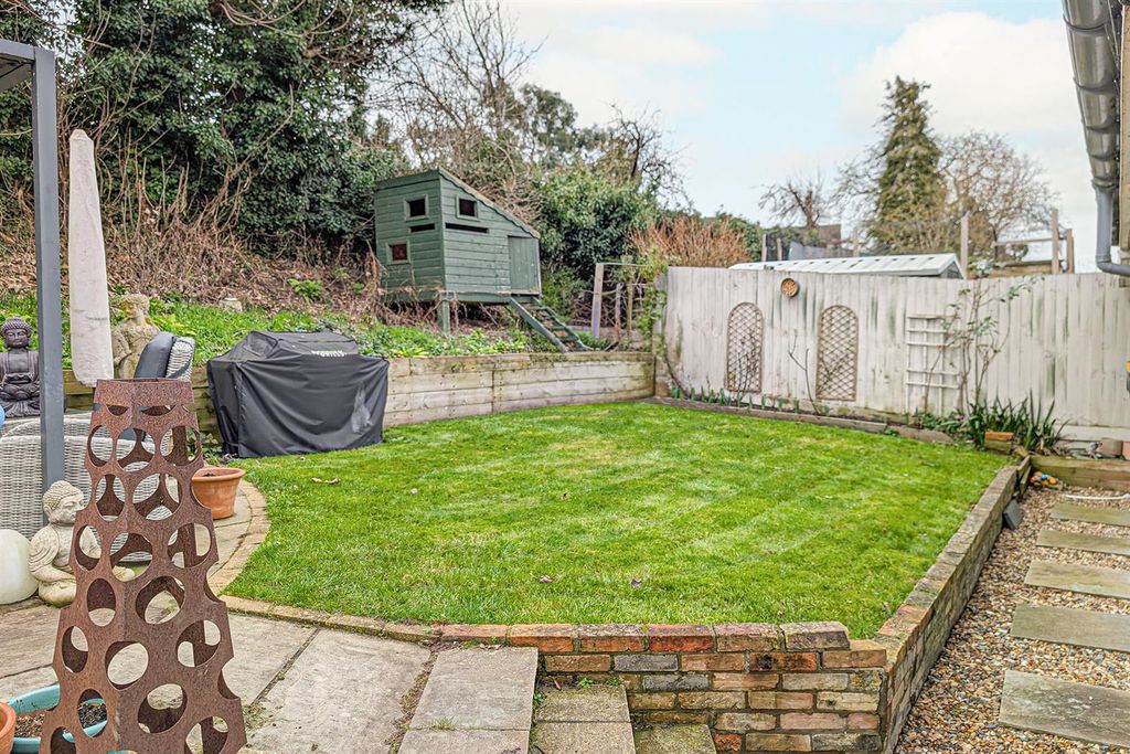 Property photo 3 of 18 Pxl_20260220_112314193 Garden.Jpg