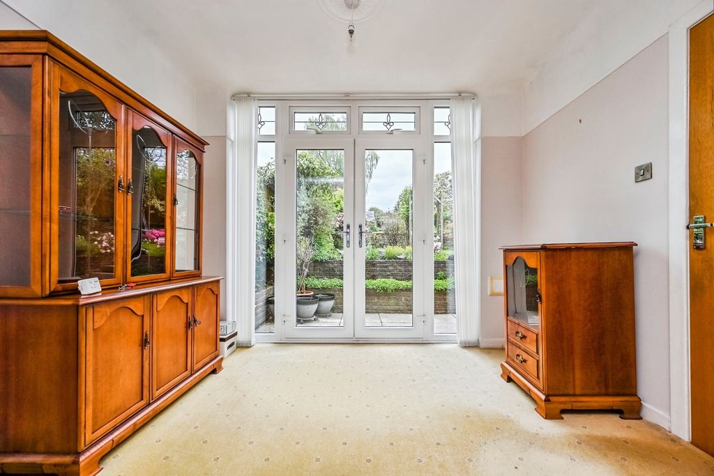Property photo 3 of 17 Photo