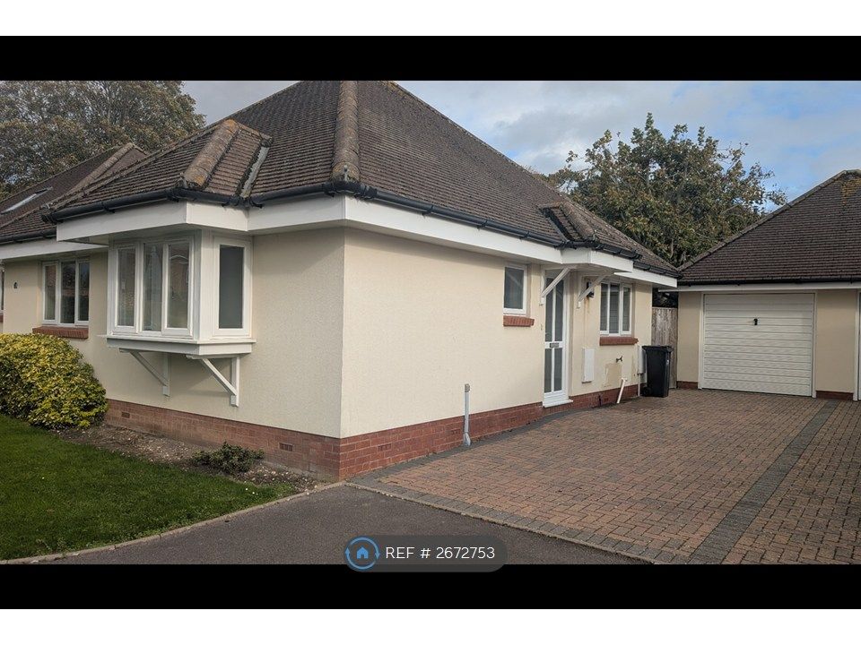 Property photo 2 of 12 Drive Way And Detached Garage