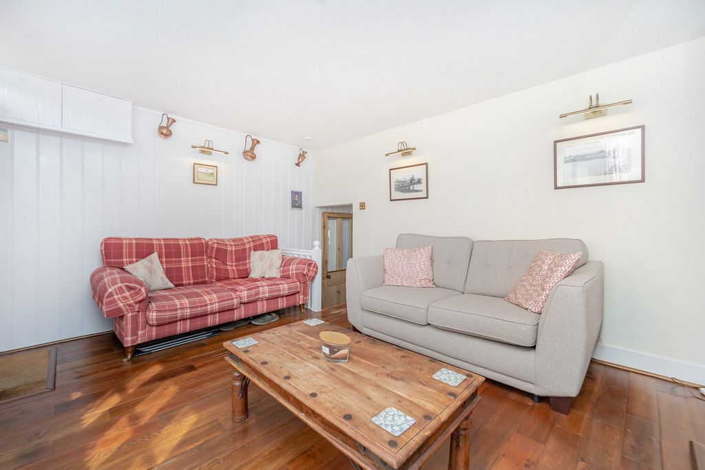 Property photo 3 of 29