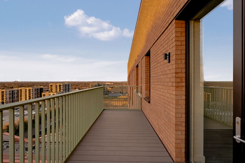 Property photo 2 of 23