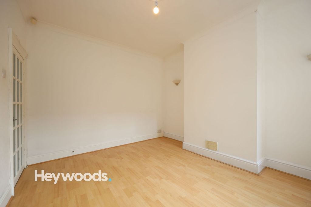 Property photo 3 of 35