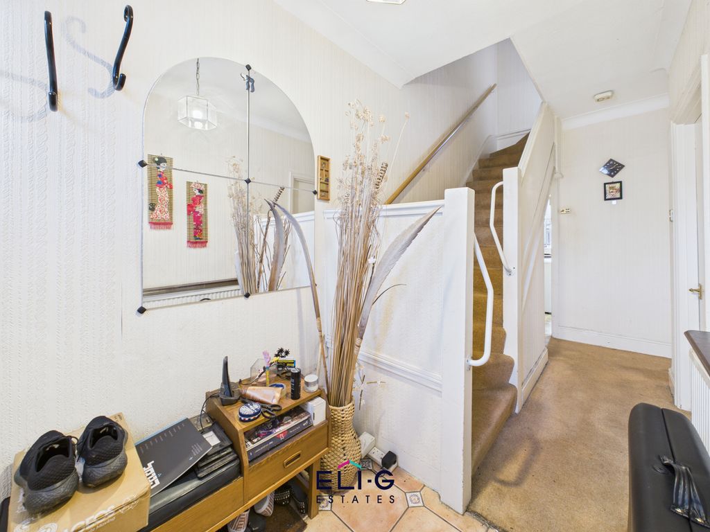 Property photo 2 of 11 Gallery