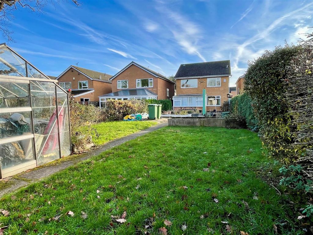 Property photo 3 of 18 Garden