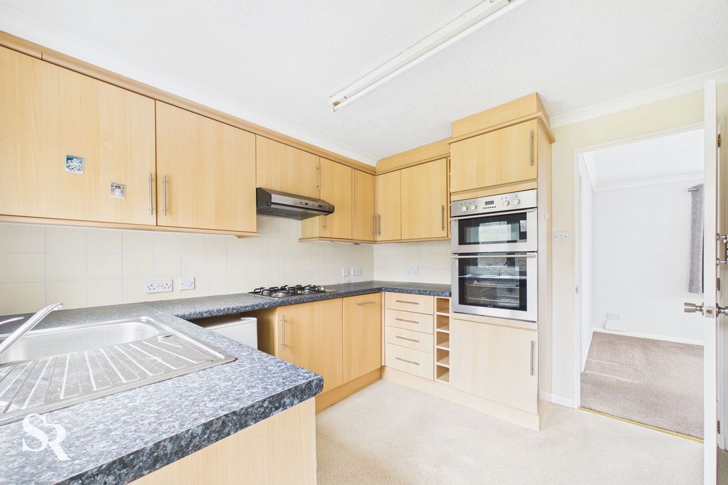 Property photo 3 of 19