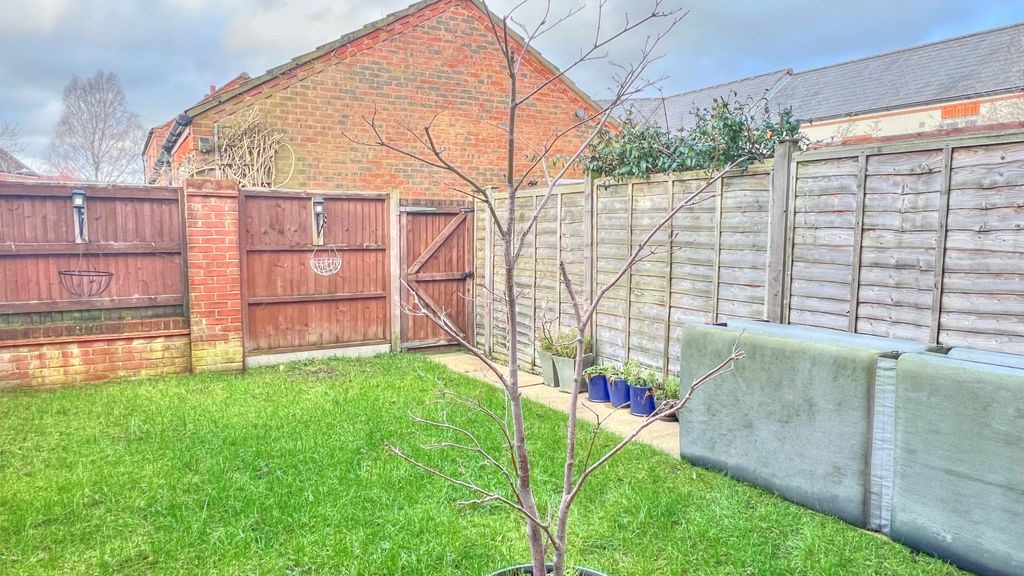 Property photo 2 of 17 Hobbs Square 1_Smooth 3