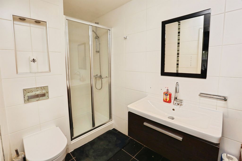 Additional image 12 of 2 bed flat for saleThe Avenue, Fareham PO14