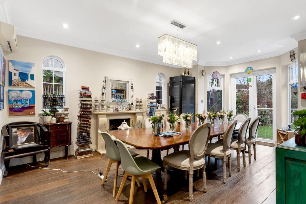 Property photo 3 of 16 Dining Room