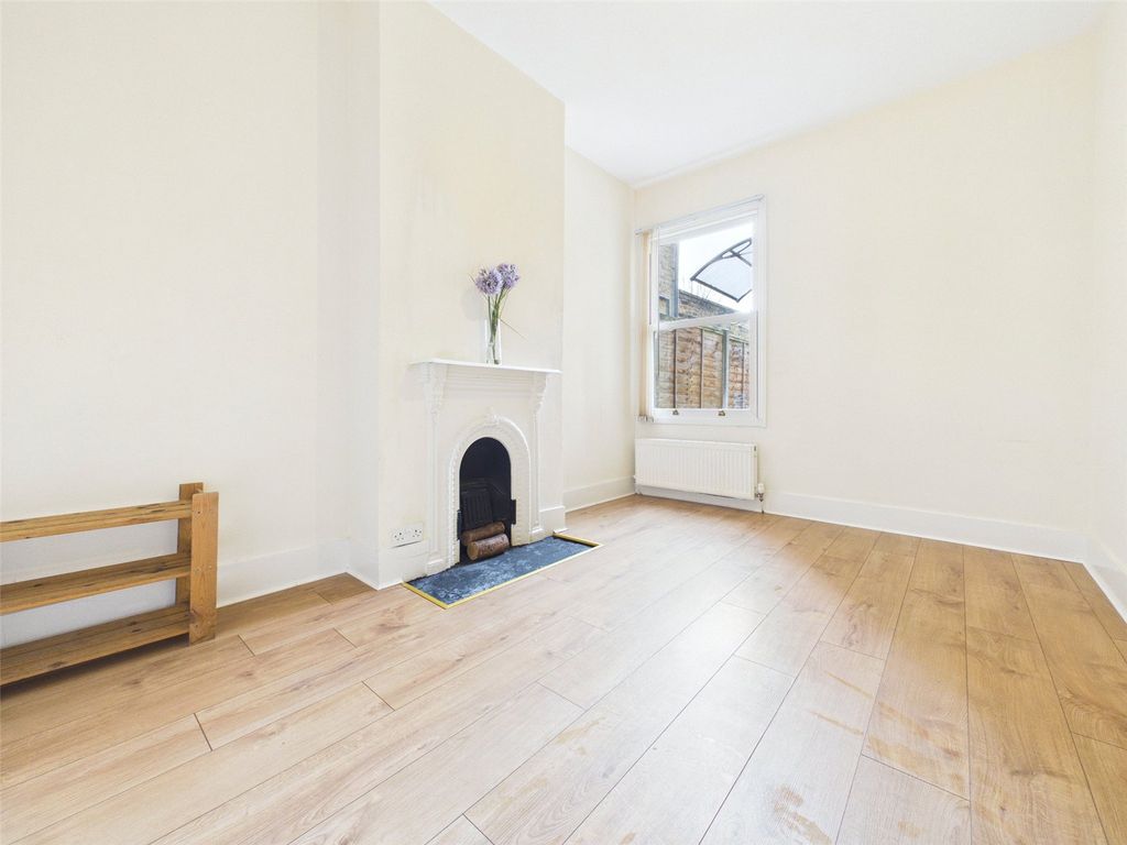 Property photo 3 of 11 Picture No. 06