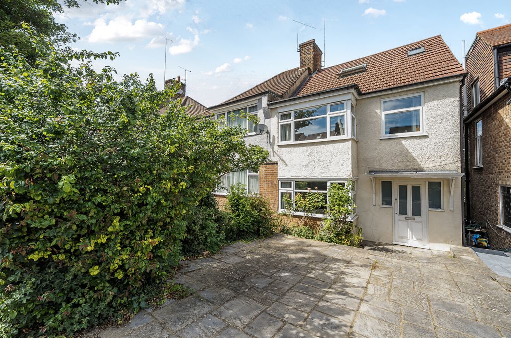 Property photo 1 of 20 1315363-20-685Eb2...