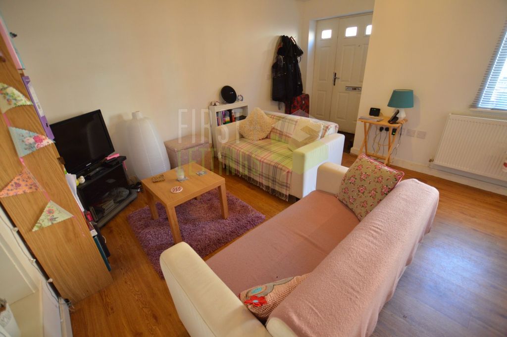 Property photo 2 of 7 Open Plan Living Area