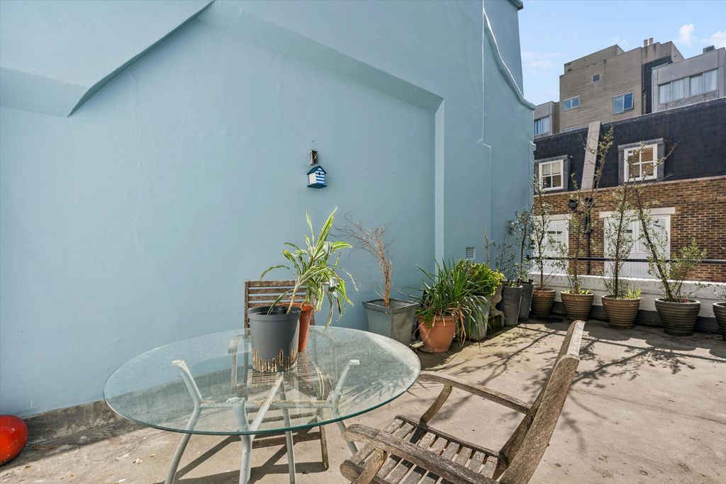 Property photo 2 of 16 Image