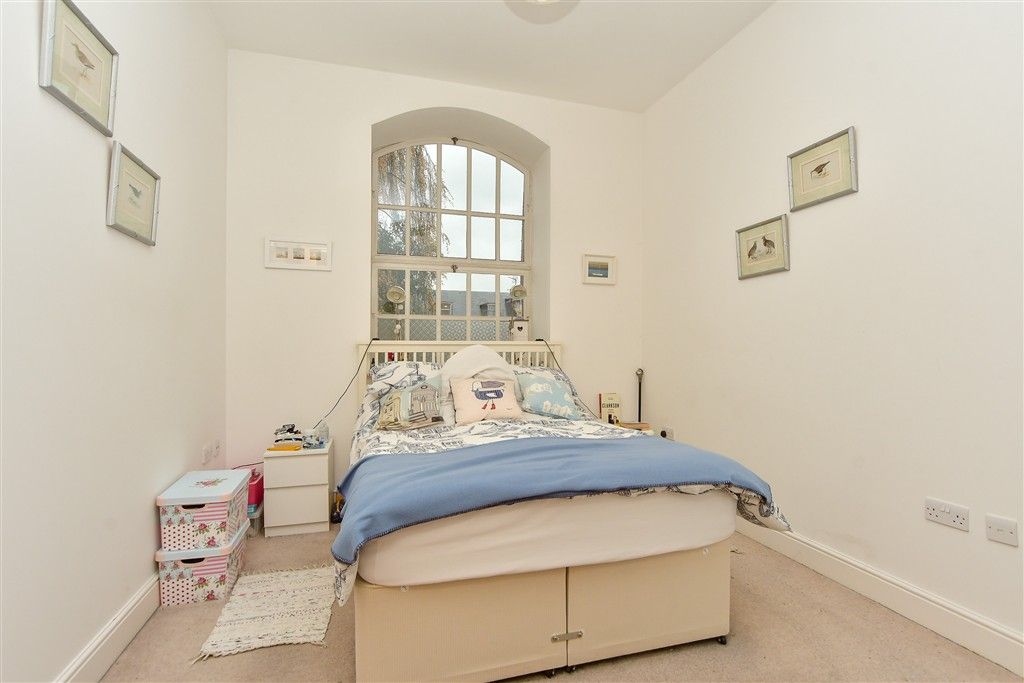 Property photo 2 of 7 Bedroom