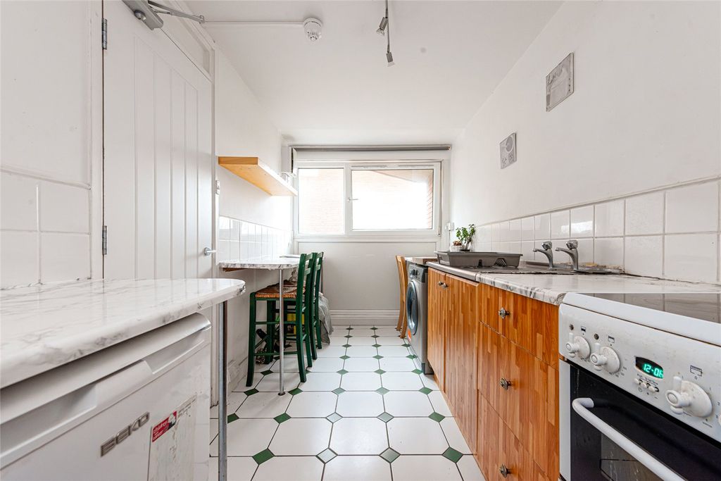 Property photo 2 of 9 Picture No. 17