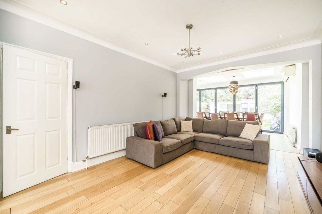 Property photo 2 of 12