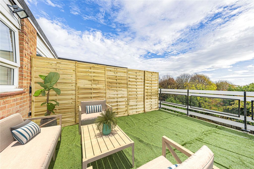 Property photo 2 of 10 Picture No. 14