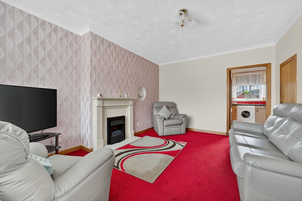 Property photo 2 of 21
