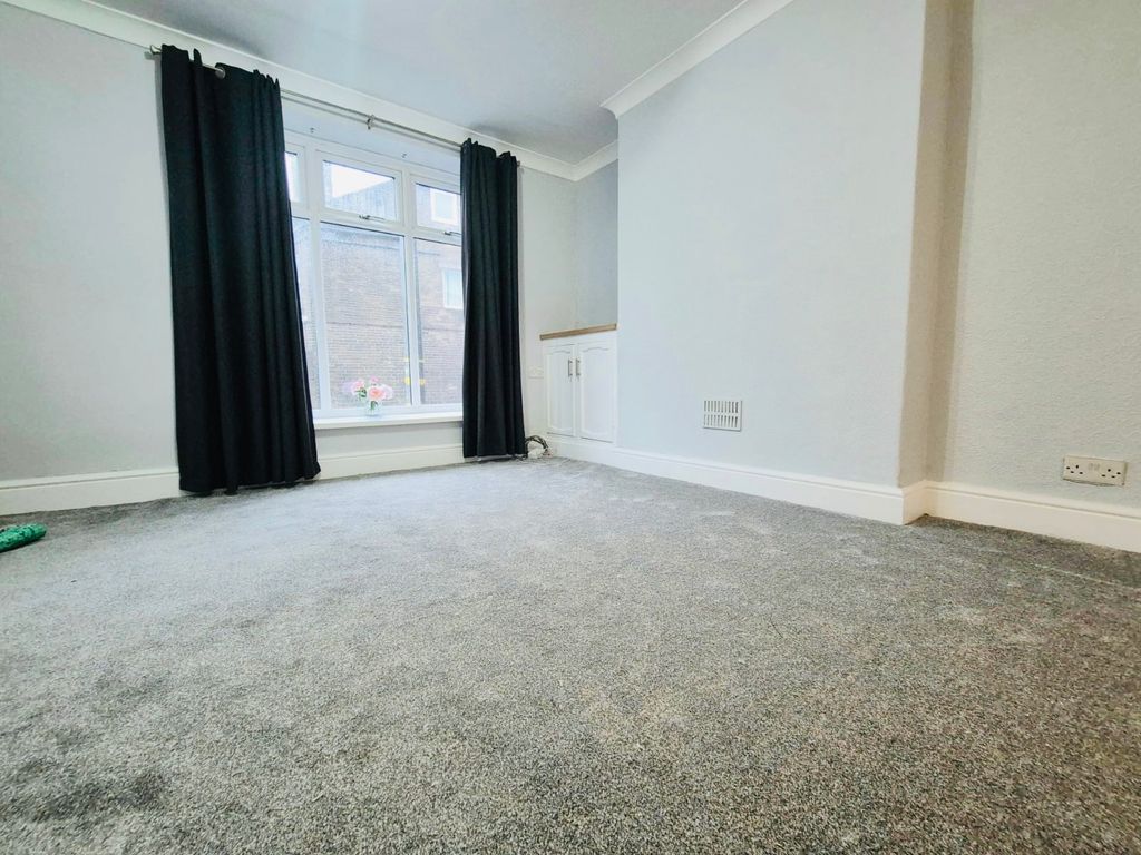 Property photo 3 of 7 Image