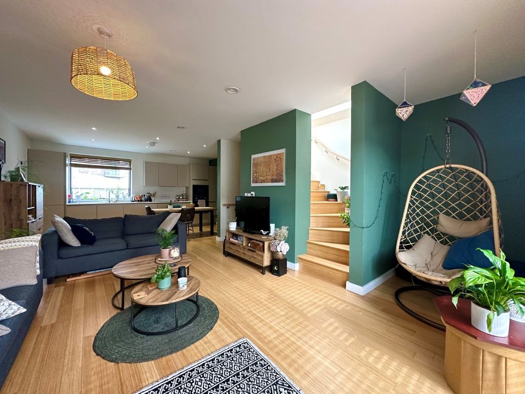 Property photo 1 of 21 Picture No. 32