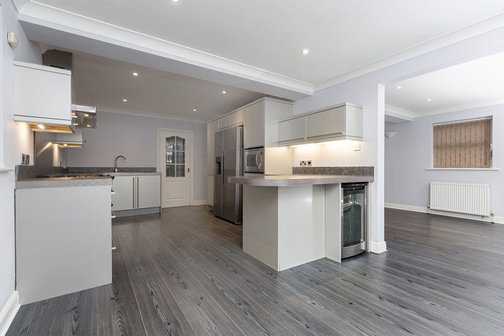 Property photo 2 of 68 Breakfast Kitchen