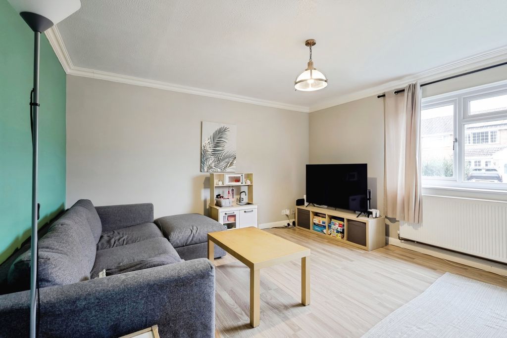 Property photo 2 of 17 Photo