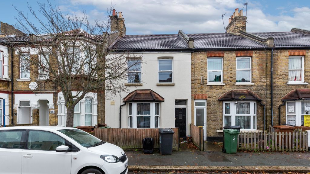 Property photo 1 of 15 84 Vansittart Road, Forest Gate, London, E7 0Aa