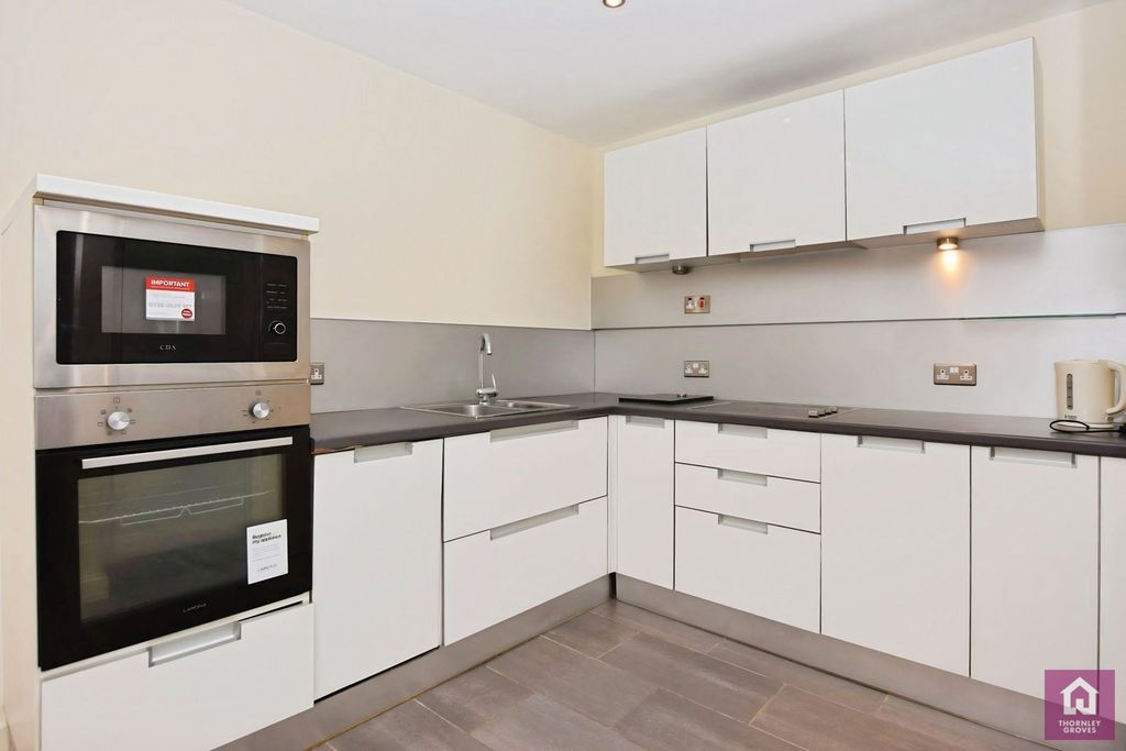 Property photo 3 of 8 Pbox-Img.Jpg