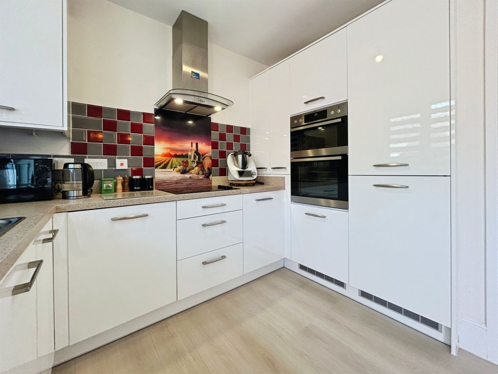 Property photo 2 of 16