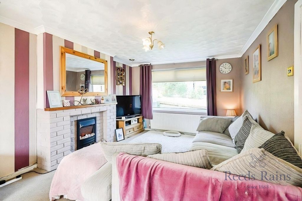 Property photo 2 of 16 Picture No. 13