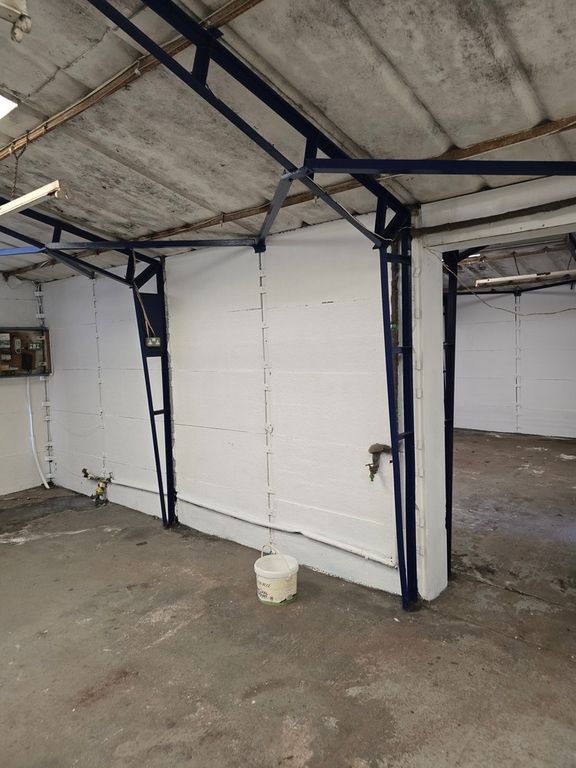 Property photo 2 of 7 Photo 4