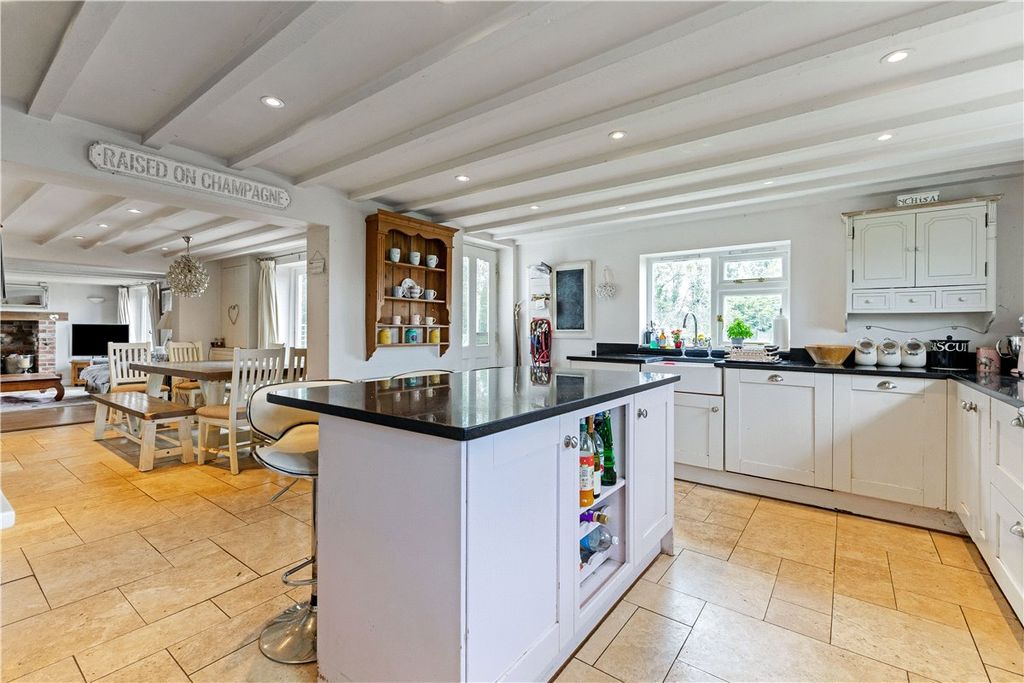 Property photo 2 of 26 Picture No. 10