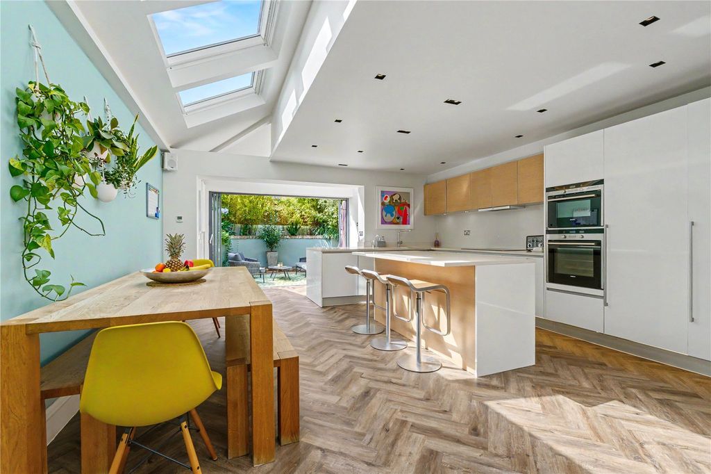 Property photo 1 of 17 Picture No. 08
