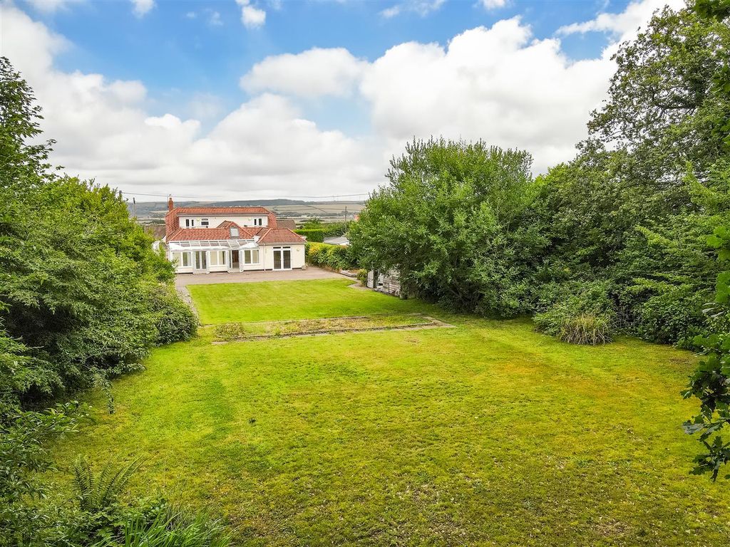 Property photo 2 of 35