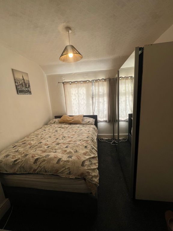 Property photo 1 of 2