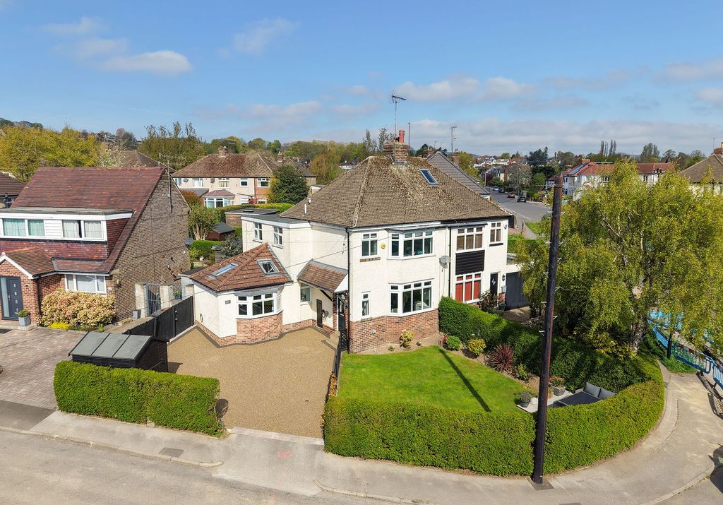 Property photo 1 of 28